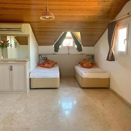 Ruya-privatepool-seaview-gamesroom Villa