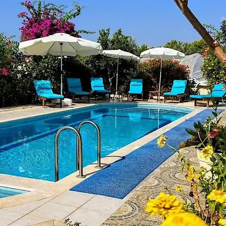 Ruya-privatepool-seaview-gamesroom Villa